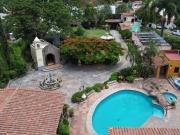 Vendo espectacular Casa, en Lomas de Cuernavaca, con jardin