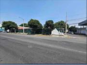 Vendo Excelente terreno con construcción en Av. Sta....