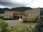 VENDO GRANDIOSA CASA CON VISTA AL VALLE DEL SOPO A 3 KM...