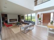 VENDO GRANDIOSA CASA EN REFUGIO DEL VALLE LA CALERA