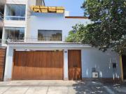 VENDO HERMOSA CASA 7 DORMITORIOS FRENTE A PARQUE