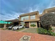 Vendo hermosa casa campestre esquinera. Club house