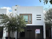 VENDO ! HERMOSA CASA CUMBRES SANTA CLARA 4TO SECTOR VENDO ! HERMOSA CASA CUMBRES SANTA CLARA 4TO SECTOR