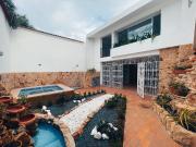 VENDO HERMOSA CASA DE DOS PISOS, B/ LA FLORA, ZONA NORTE...