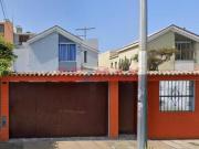 Vendo Hermosa Casa En Chorrillos, Frente A Parque