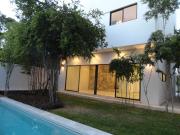 VENDO HERMOSA CASA EN CUMBRES CANCÚN