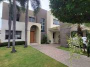 En venta amplia casa esquinera en Urbanización Terrasol,...