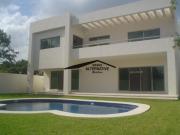 VENDO HERMOSA CASA EN VILLA MAGNA