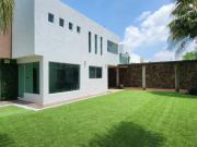 VENDO HERMOSA CASA FRACC HACIENDA SANTA FE A UN LADO DE...