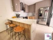 Vendo hermosa casa medianera en unidad cerrada