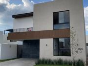 VENDO HERMOSA CASA NUEVA 4 RECAMARAS CON BAÑO COMPLETO...