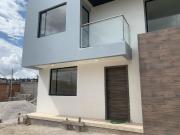 VENDO HERMOSA CASA POR ESTRENAR QUITO SECTOR TUMBACO