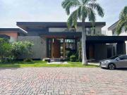 Vendo Hermosa Mansión en Mocoli, Isla del Rio,Piscina y...