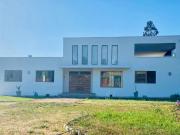 VENDO HERMOSA PARCELA DE 6900 M2 CON AMPLIA CASA CON 5...