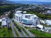 VENDO HERMOSO CONSULTORIO EN CLINICA CENTRAL DEL EJE