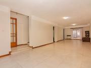 VENDO IMPORTANTE CASA 3DORMITORIOS EN ABASTO