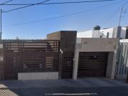 VENDO LINDA CASA A PRECIO DE REMATE A 15 MIN DE COSTCO...