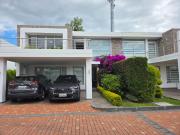 VENDO LINDA CASA EN TUMBACO, SECTOR HILACRIL