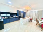 VENDO LINDA CASA TÉRREA MODERNA COM 04 SUÍTES NO JARDIM...