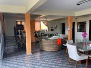 Vendo Lindíssima Casa 360m2, 6 Quartos com 02 suítes...