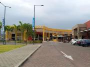 Vendo local comercial en patio de comidas Centro...