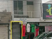 Vendo local económico comercial en Ave Aztlan, Frente...