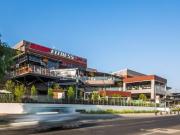 Vendo local en Plaza de D´ Lucca a un costado de valle real