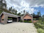 Vendo lujosa casa campestre en El Retiro Antioquia