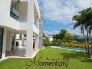 VENDO MAGNIFICA RESIDENCIA CON VISTA PANORÁMICA EN LOMAS...