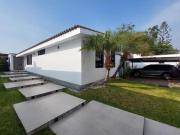 VENDO MODERNA CASA – RINCONADA ALTA