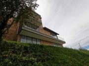 VENDO MODERNA Y HERMOSA CASA DEBTRES NIVELES