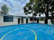 VENDO O ALQUILO CASA EN KENNEDY VIEJA Atrás del Colegio...
