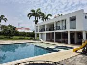 Vendo o Permuto casa campestre en el mejor condominio...