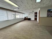 VENDO OFICINA EN AV. LARCO/CON VISTA A BENAVIDES