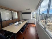 VENDO OFICINA EN EDIFICIO CORPORATIVO Y MODERNO SECTOR...