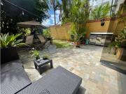 Vendo PB 360m2 3h+s/6b/4p Lomas de La Alameda 1300