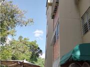 VENDO PB EN LOMAS DE CHUAO 138M2 + 49M2 JARDIN +90M2...
