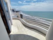 VENDO PENTHOUSE & SUITE VISTA Y SALIDA AL MAR PISO 12...
