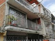 Vendo propiedad con 3 apto indepenientes en el barrio la...