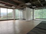 VENDO RENTANDO OFICINA ILUMINADA EN COMPLEJO NORTH POINT...