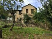 vendo rustico con orto e terreno adiacente in valsassina...