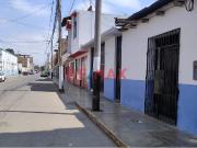 Vendo Terreno Con Edificación 261.12M2 Ubicación...