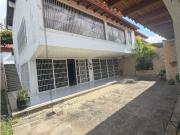 Vendo townhouse 430m2 La Alameda 0880