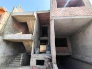 CASA EN VENTA DE 3 PISOS +SEMISOTANO LA MOLINA