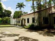 Vendo/alquilo casa 455m2 Country Club 0541 Vendo/alquilo casa 455m2 Country Club 0541