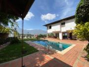 Vendo/alquilo casa 900m2 12h/13b/4p Cerro Verde 3809