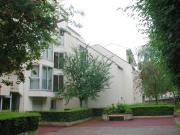 Vendu loué, studio 31 m2 en résidence, avec jardinet et park