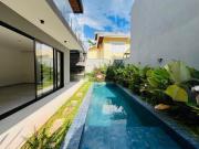 Venha morar no paraíso! Linda casa em condomínio fechado