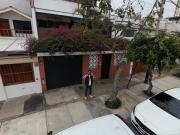 Venta 1er piso casa frente a parque