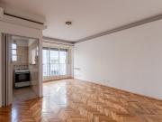 VENTA 2 AMB CON BALCON Y COCHERA EN RECOLETA